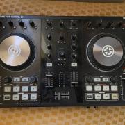 Native Instruments Traktor Kontrol S2 MK2