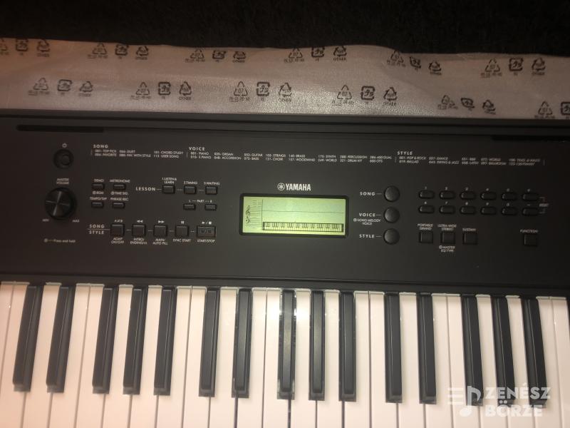 Yamaha PSR-E360B szintetizátor