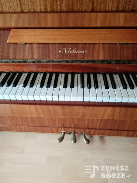 Eladó Nocturno pianino