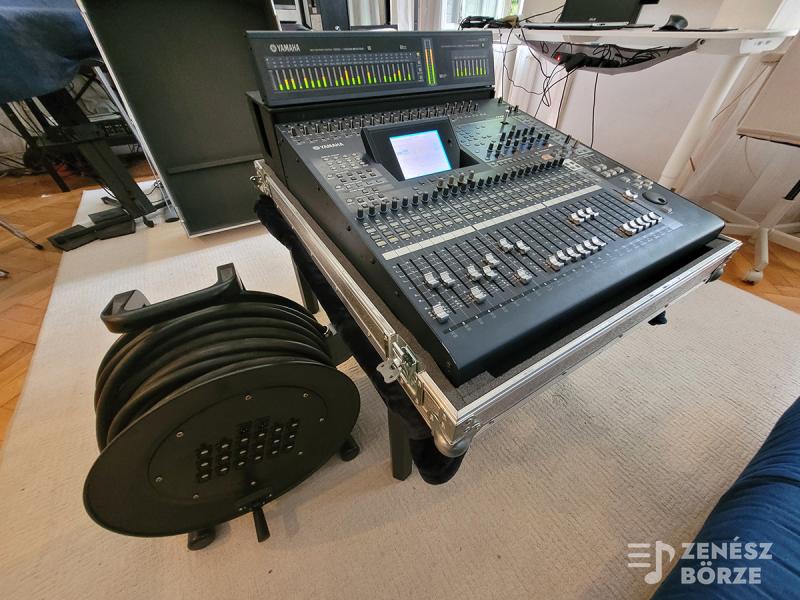 Yamaha 02R96 digitális keverőpult